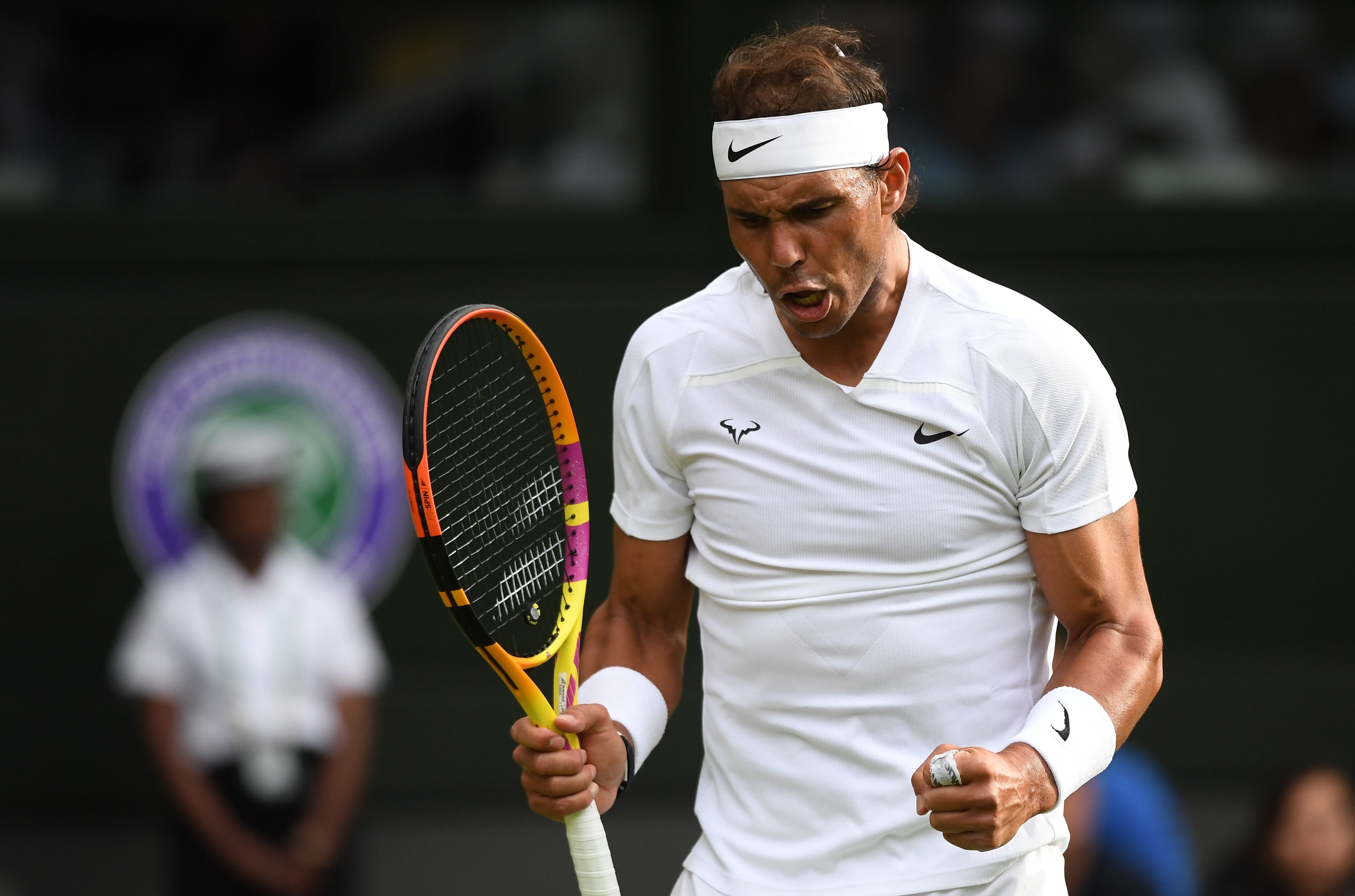 Rafael Nadal celebra uno de los puntos ante Francisco Cerundolo en Wimbledon