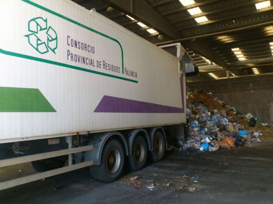 El Ayuntamiento de Palencia acuerda el pago a la empresa URBASER que dejará de gestionar el Centro de Tratamiento de Resiudos que pasa a manos de Acciona