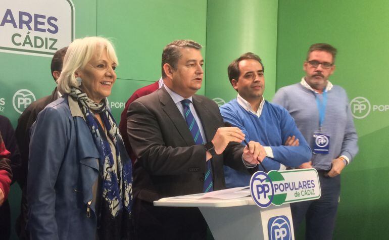 Imagen de la dirección del PP de Cádiz en la noche del 20-D