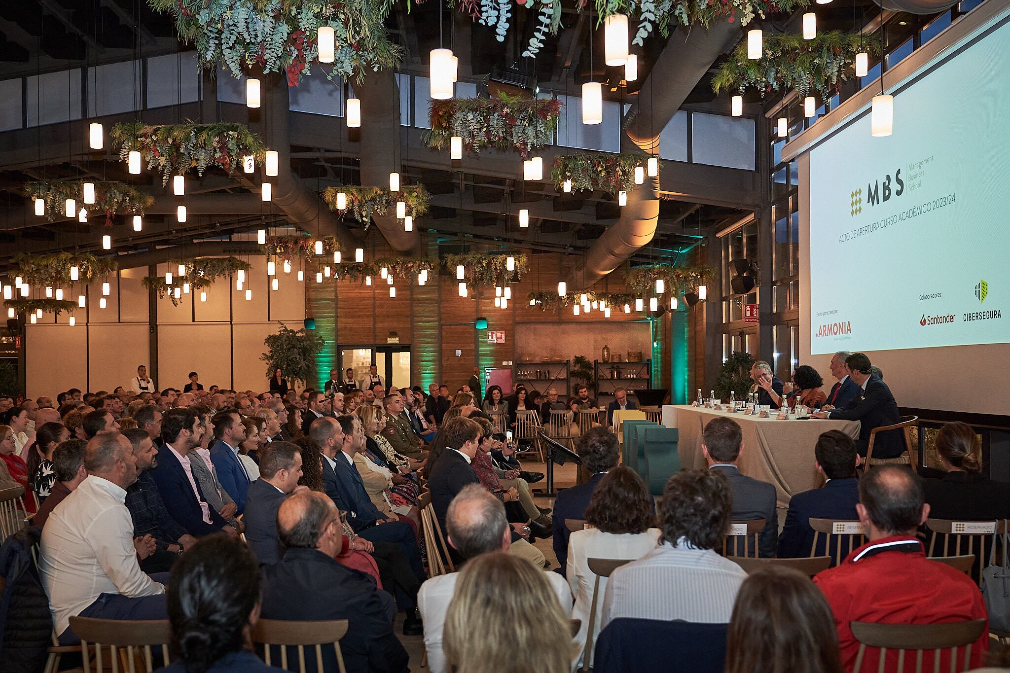 La Escuela de Negocios MBS abre sus puertas en Zibá José María Eventos