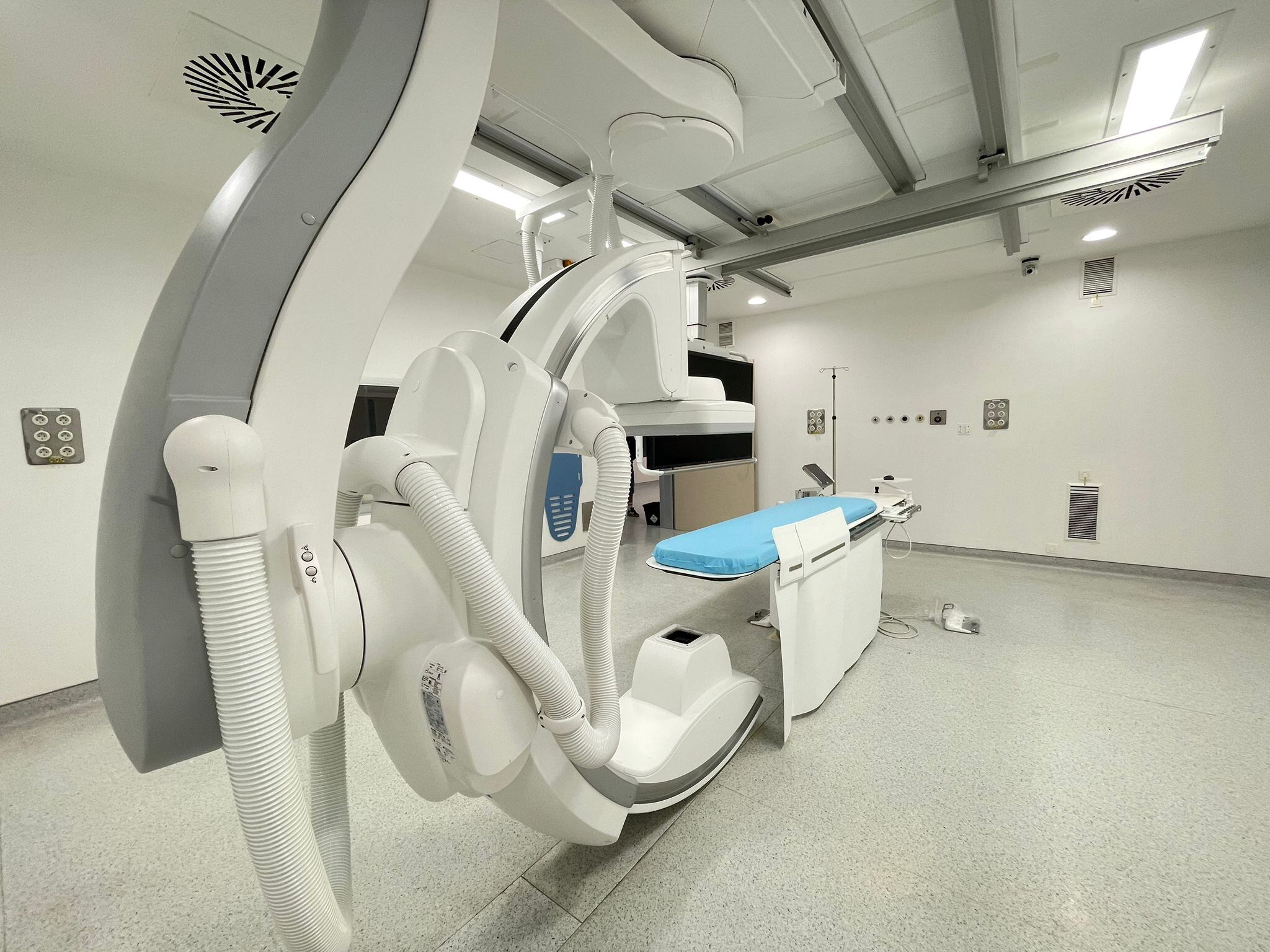Dos de los nuevos angiógrafos están ya en funcionamiento