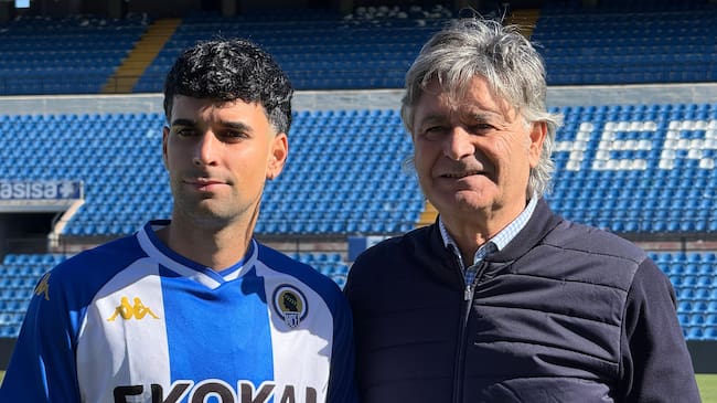 Andy, junto a su padre, Paquito Escudero, en el estadio José Rico Pérez