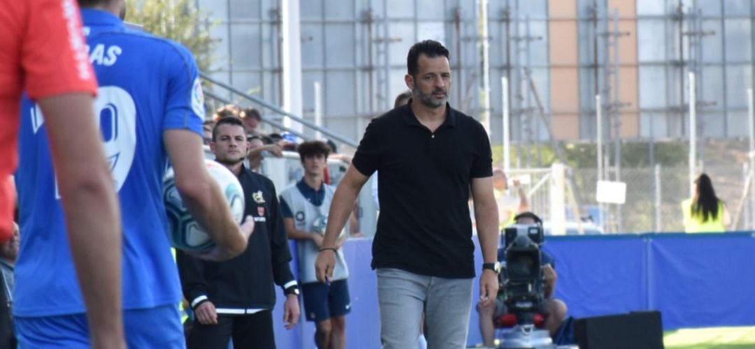 Baldomero &#039;Mere&#039; Hermoso, durante un momento del duelo del pasado fin de semana en el &#039;Fernando Torres&#039; ante el Real Oviedo C.F.