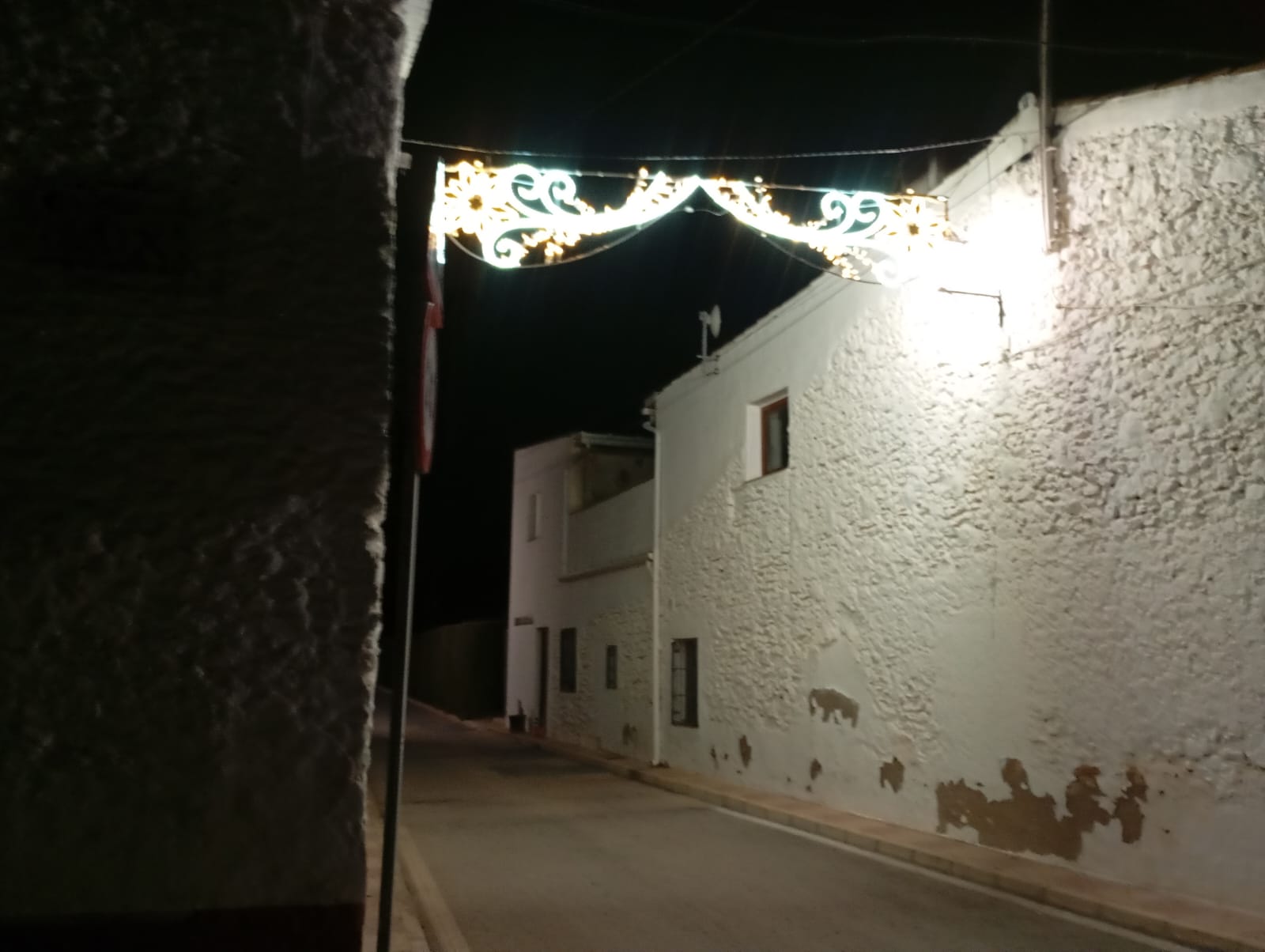 Decoración e iluminación navideña en El Salse