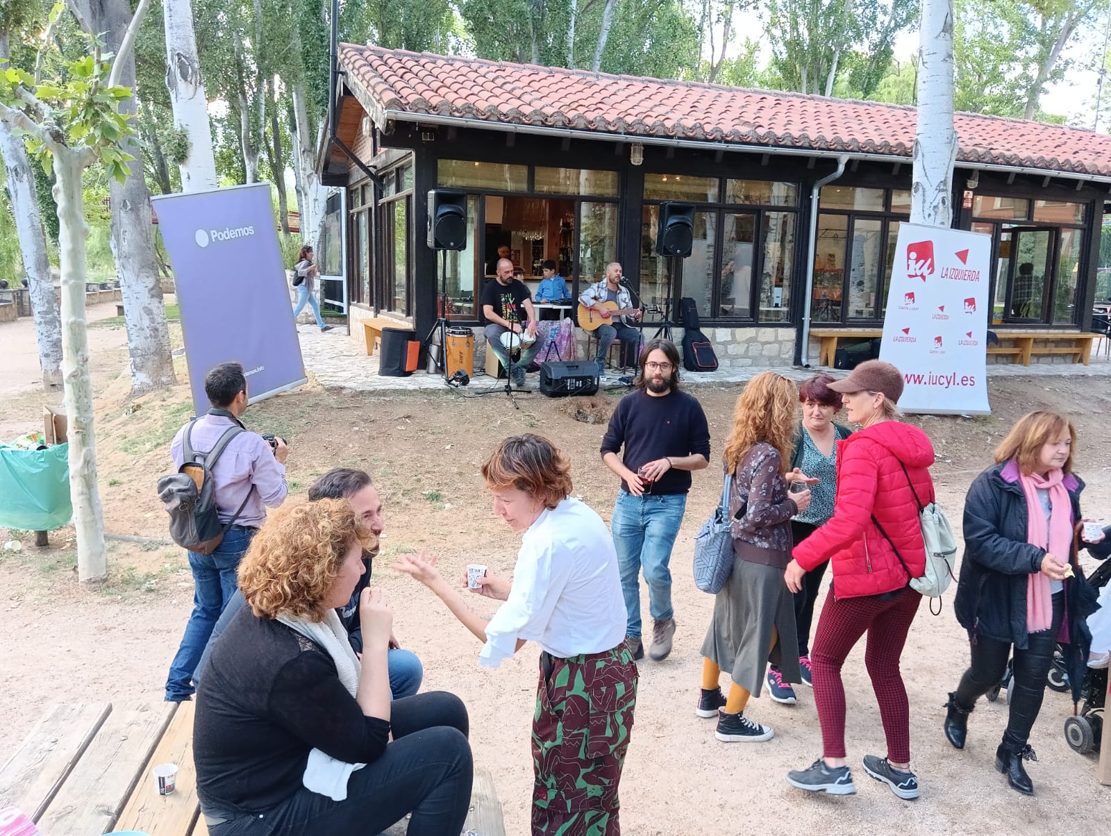 Cierre de campaña de Podemos-IU en el Barriles