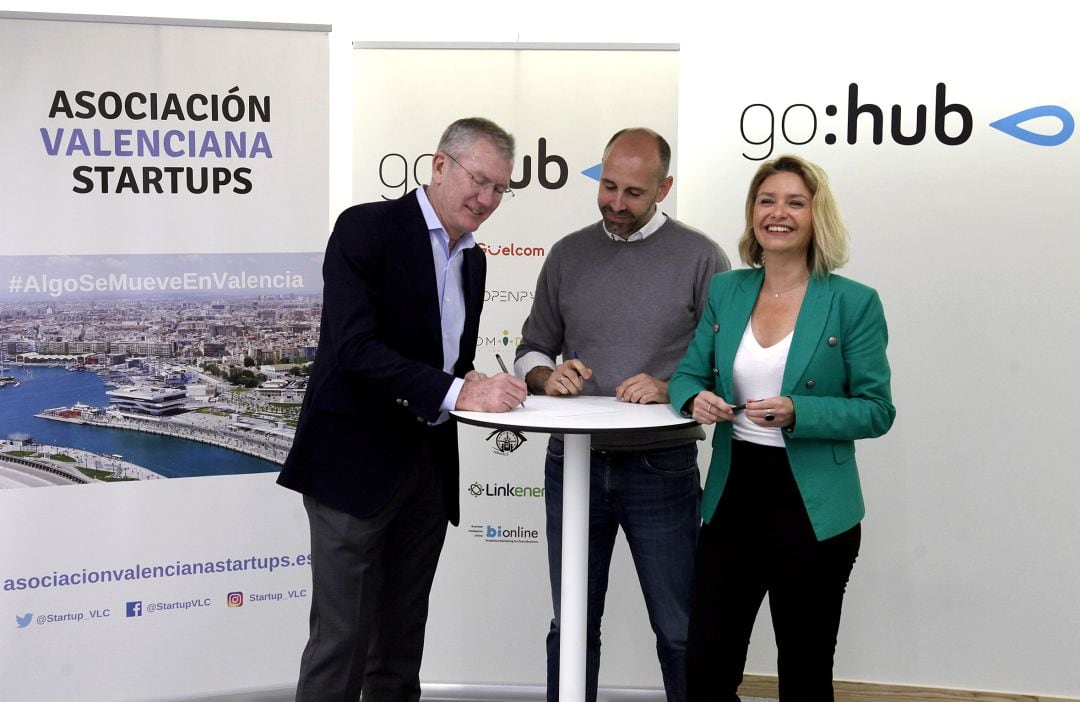 Firma del acuerdo entre GoHub y Asociación Valenciana de Startups