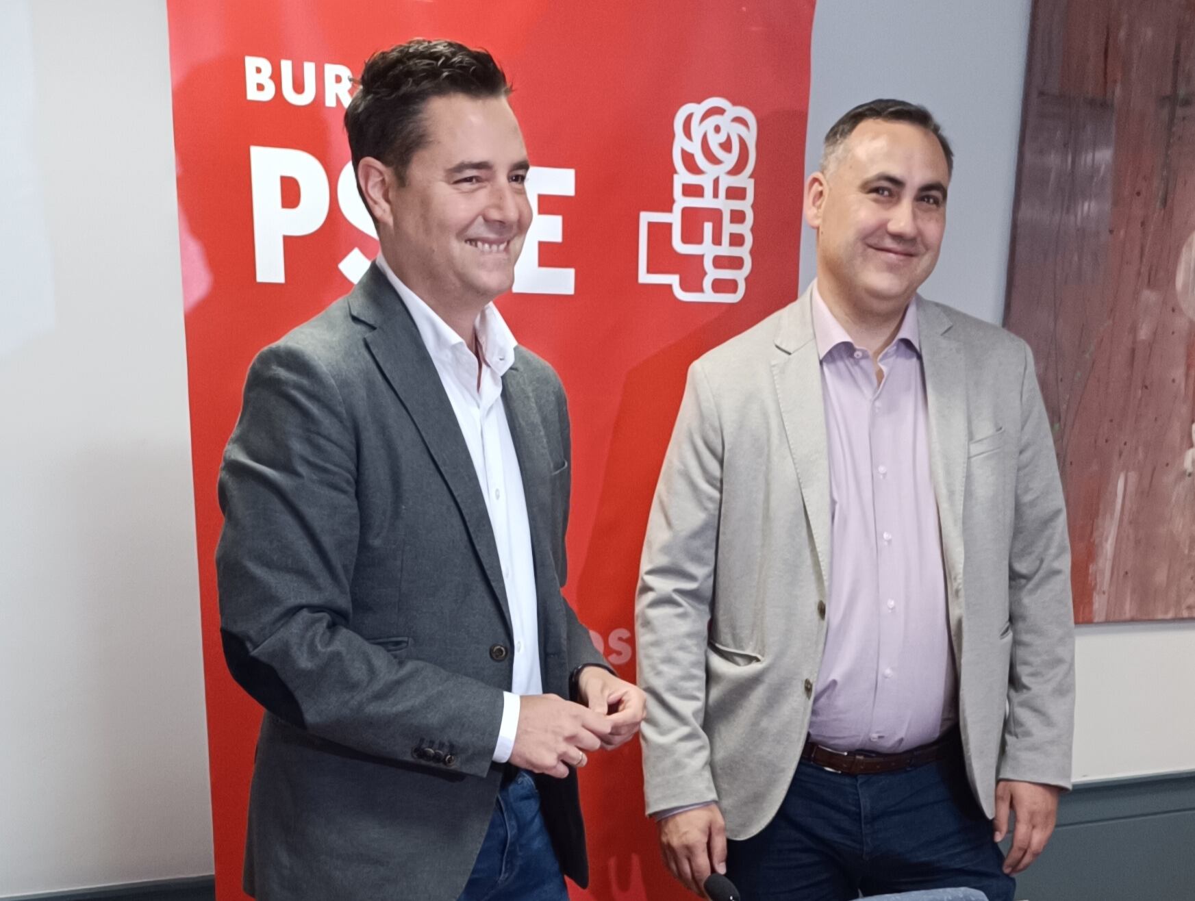 El secretario de Organización del PSOE en Castilla y León, Daniel de la Rosa, y su homólogo en Burgos, Álvaro Morales