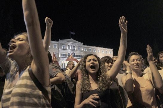 Defensores del &#039;no&#039; muestran su alegría tras el resultado.