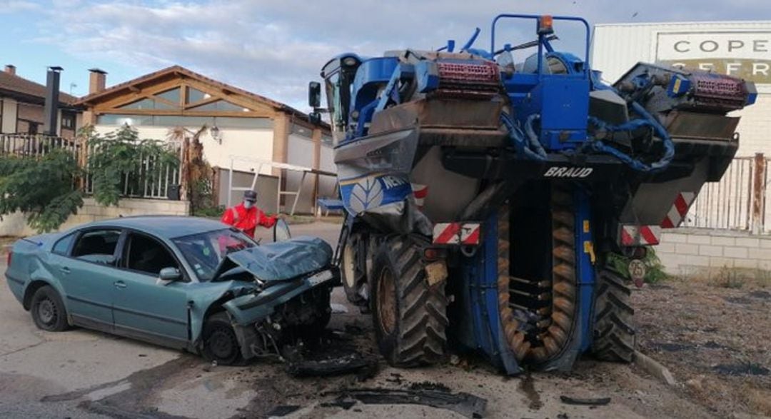 Herido grave un joven de Tudela, que ha dado positivo en droga, tras colisionar con una cosechadora