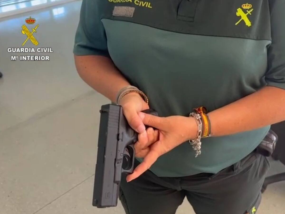 La Guardia Civil desarticula una banda autora de 15 robos en casas de Ibiza con un botín de 150.000 euros