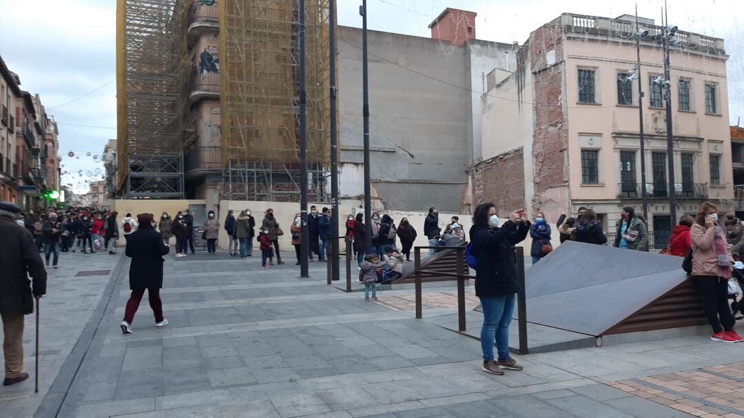 Plaza Mayor donde comenzaba la fila