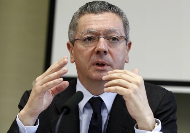 El ministro de Justicia, Alberto Ruiz-Gallardón, durante su intervención en la inauguración del curso de verano de la Universidad Complutense &#039;Justicia y sociedad&#039;