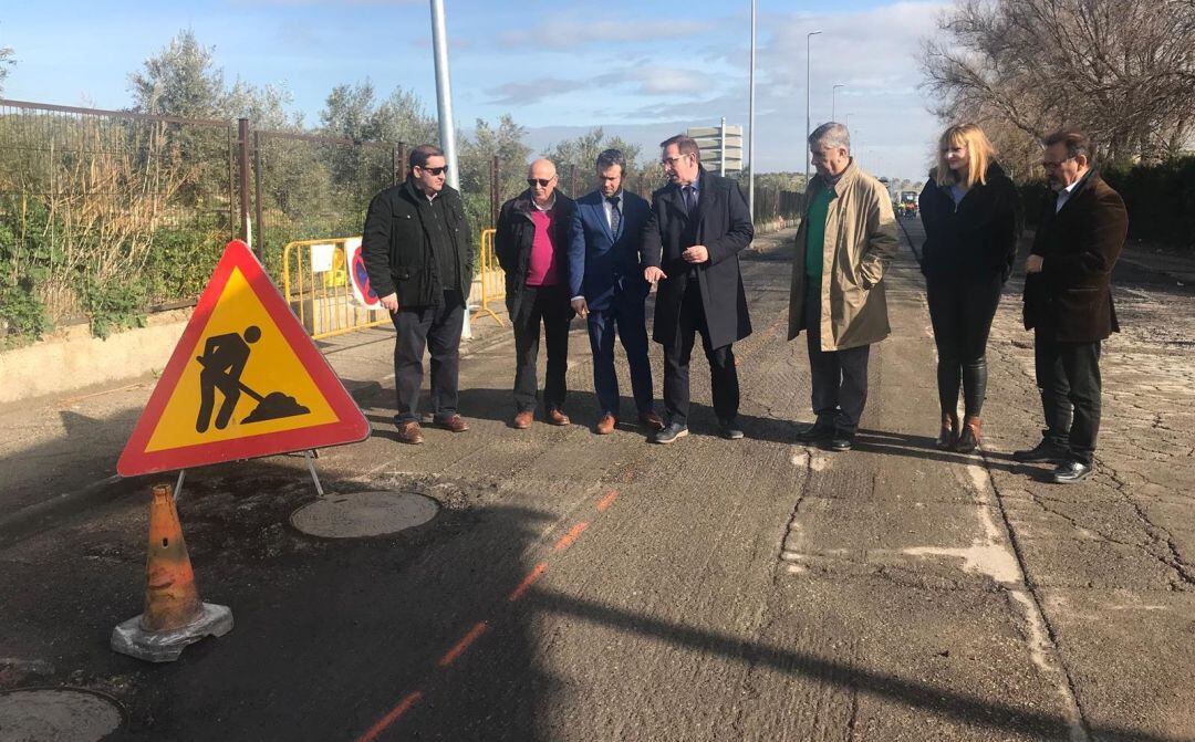 El equipo de gobierno municipal de Jaén ha visitado las obras en Ronda de Los Olivares, que se encuentran muy avanzadas