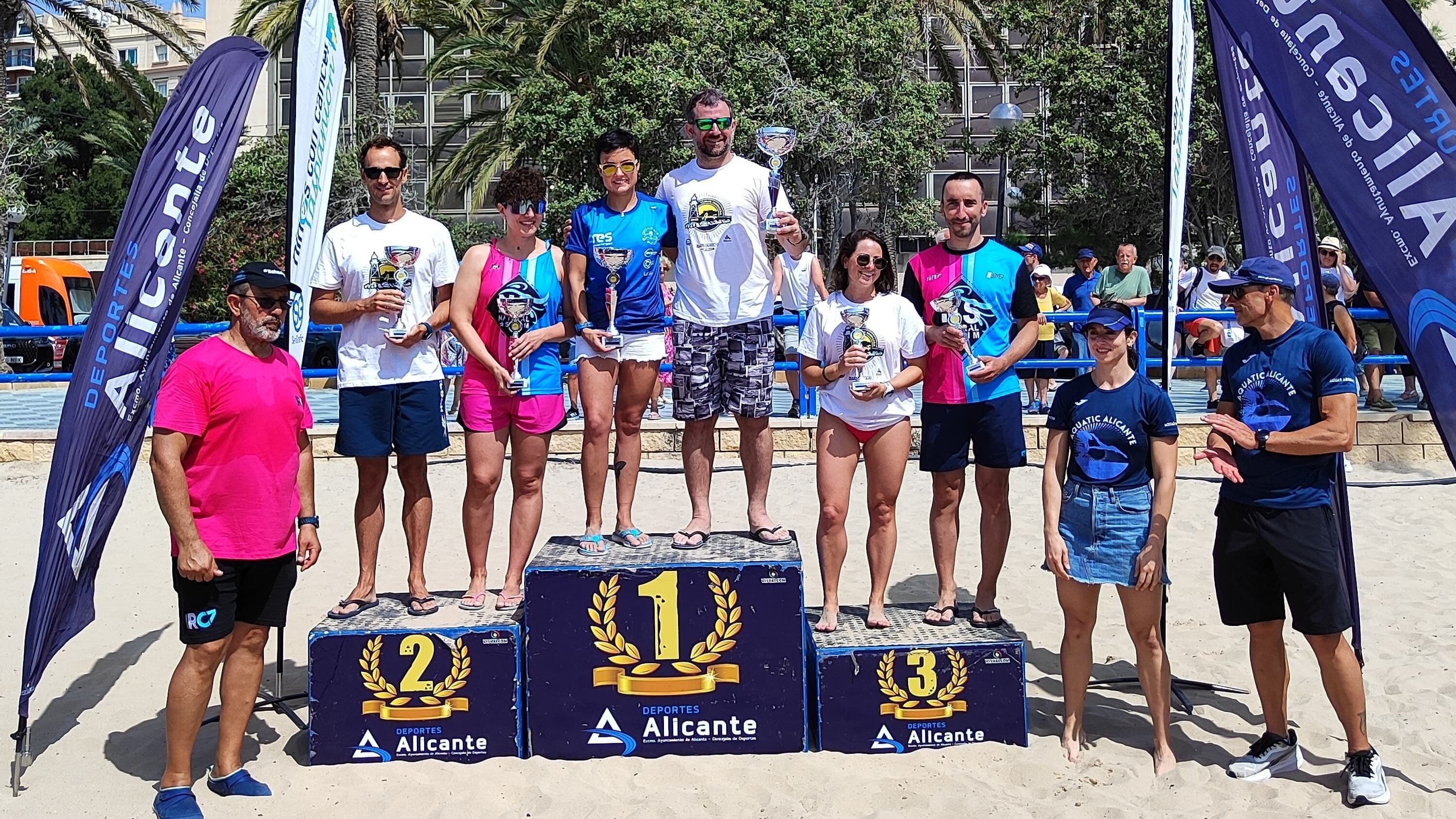Podio para los nadadores del Naturalswim Máster Petrer en Alicante
