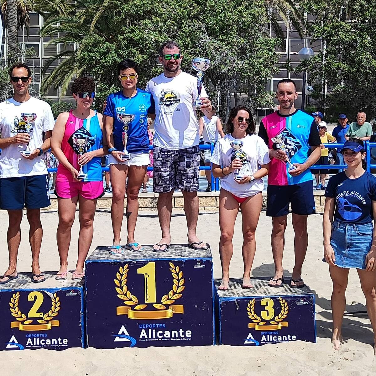 Gran actuación del Natural Swim Natación Máster Petrer en la Travesía Vuelta a la Escollera