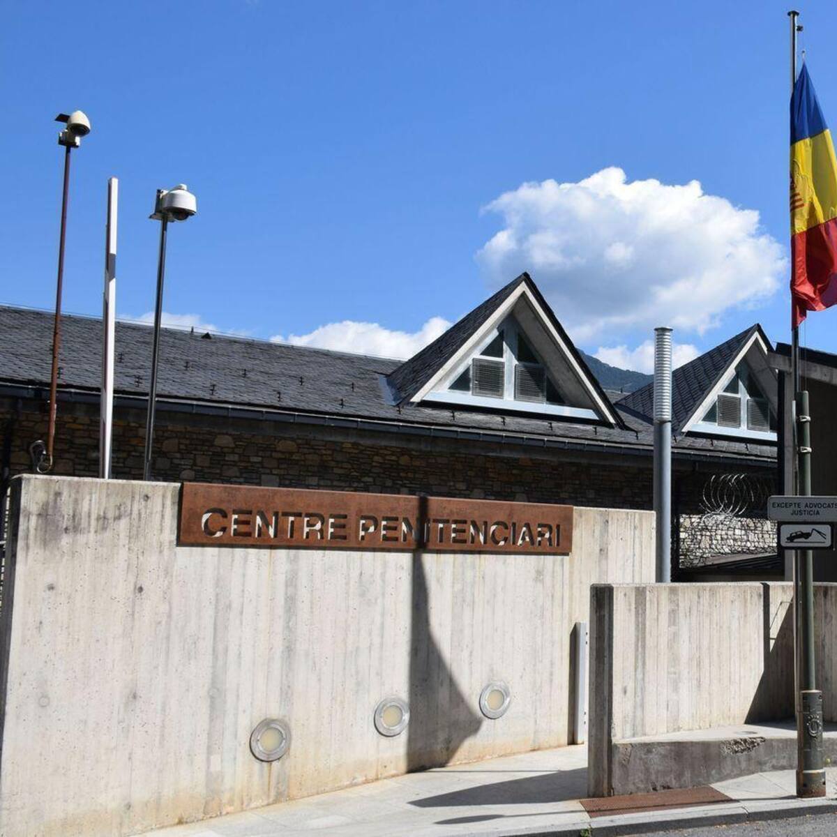 Denuncien davant la Fiscalia un possible tracte denigrant a dos presos de la Comella