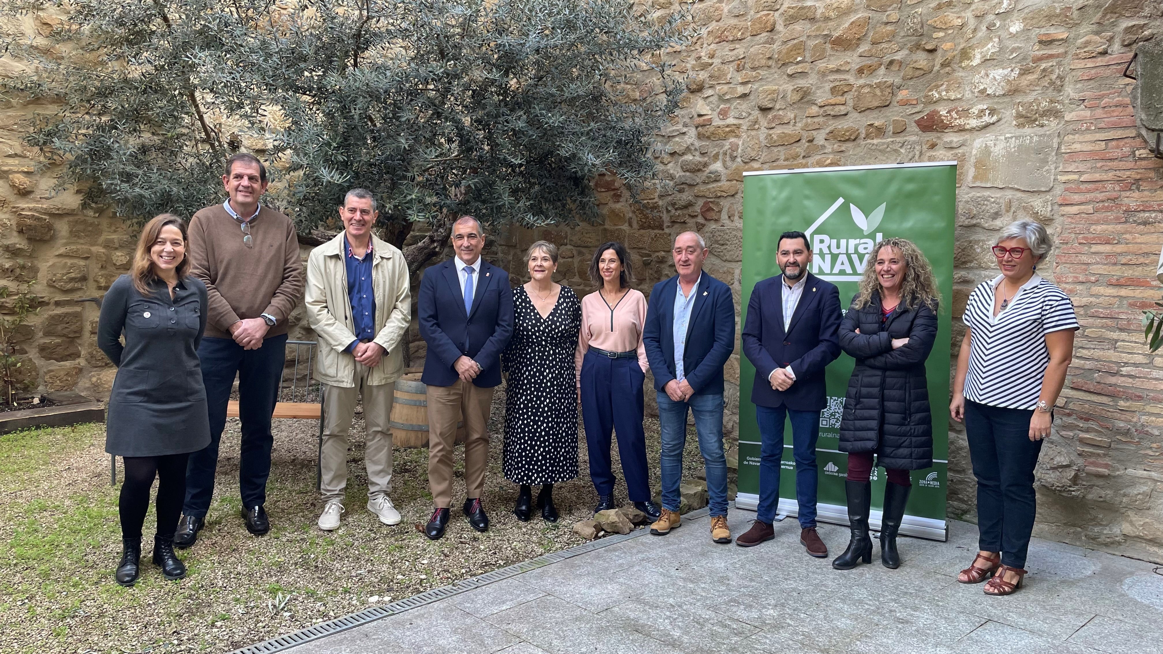 Técnicos y políticos en la clausura de RuralNav 2024 en Olite