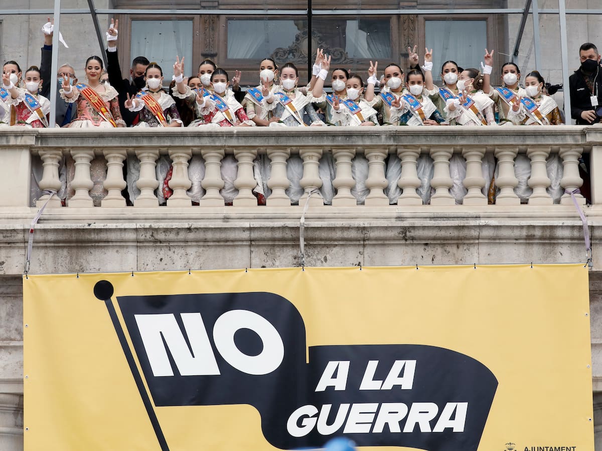 Desembarco político en la recta final de unas Fallas marcadas por la borrasca