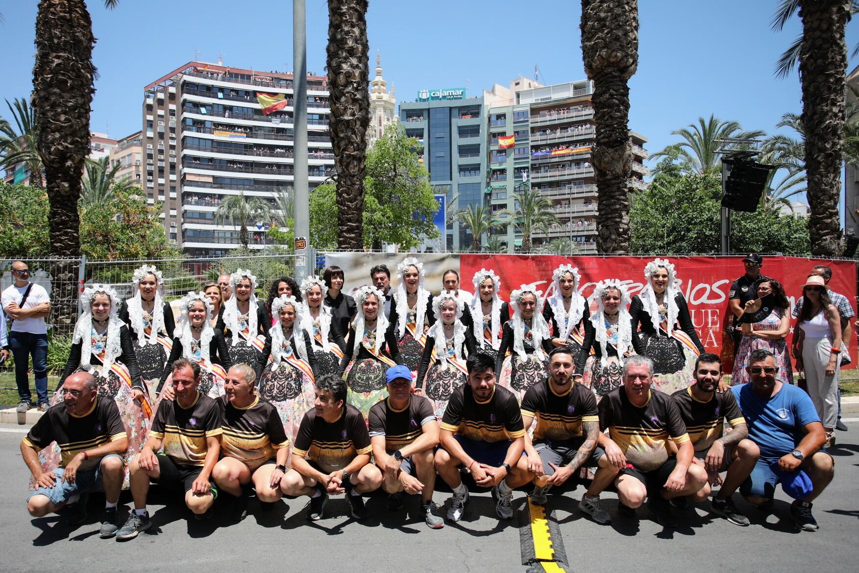 Foto de las belleas del Foc, el alcalde Luis Barcala y la Pirotecnia Ferrández