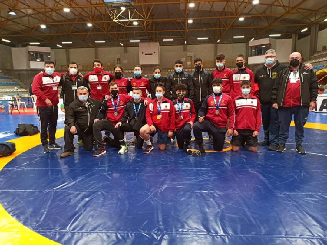 La selección murciana de lucha olímpica tuvo un gran papel en el Campeonato de España realizado en Santiago de Compostela