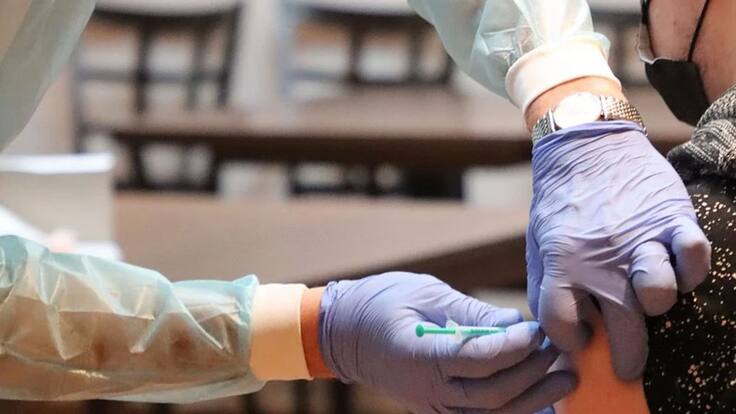 Comienza la citación para la vacuna contra la gripe y la tercera dosis contra el coronavirus