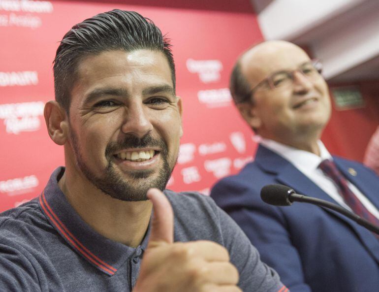 Nolito sonríe en su presentación como jugador del Sevilla