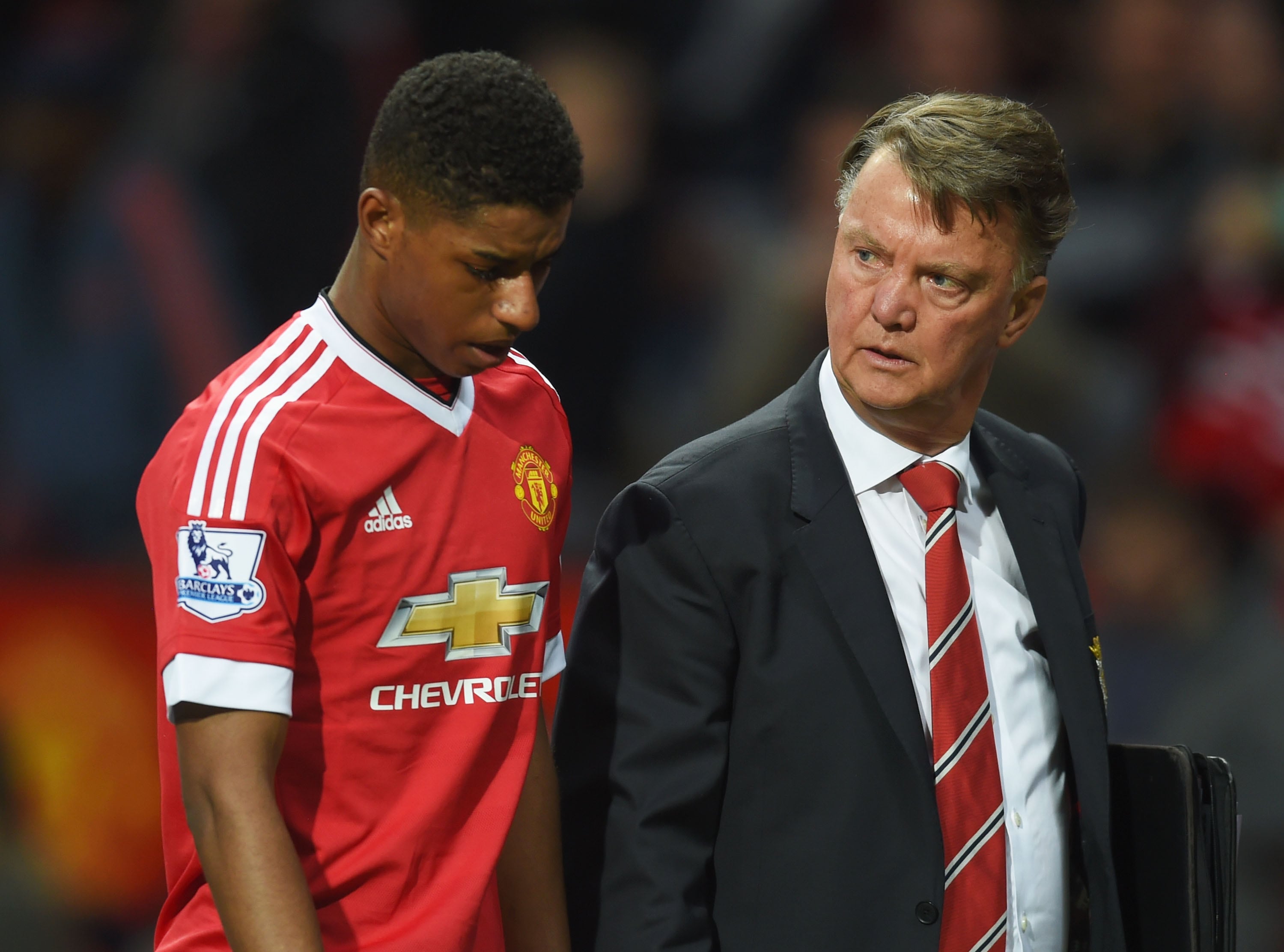 Rashford y Van Gaal, en un encuentro de Premier League de 2017.