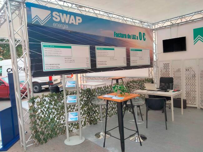 Imagen de parte del stand de SWAP Energia en la Fira de Tots Sants de Cocentaina
