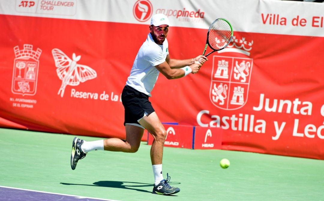 Benjamin Bonzi avanza con paso firme en el Open Castilla y León-Villa de El Espinar