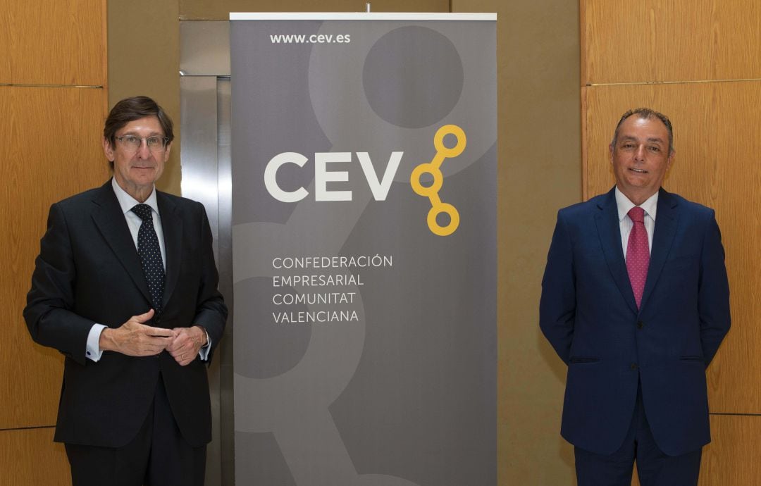 José Ignacio Goirigolzarri, presidente de Bankia, y Salvador Navarro, presidente de la CEV