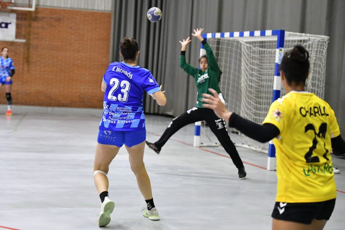 Una de las paradas de la portera tiñosera en Oviedo.