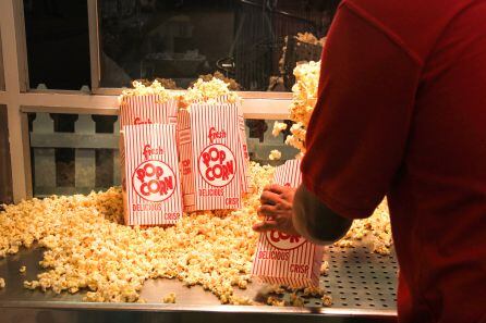 Palomitas a la entrada de un cine