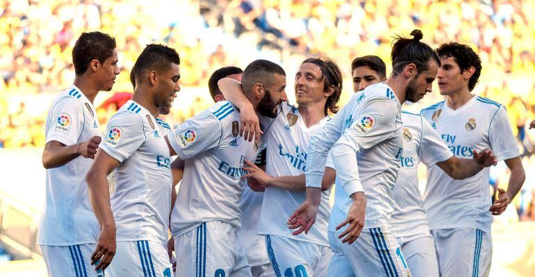 Los jugadores del Real Madrid celebran el gol de Benzema en Gran Canaria