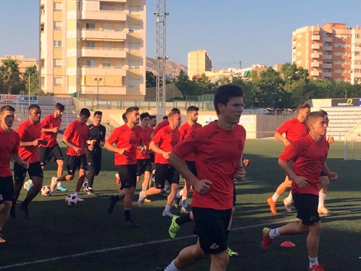 El Eldense afronta su primer test de pretemporada (V. 20:00 h)