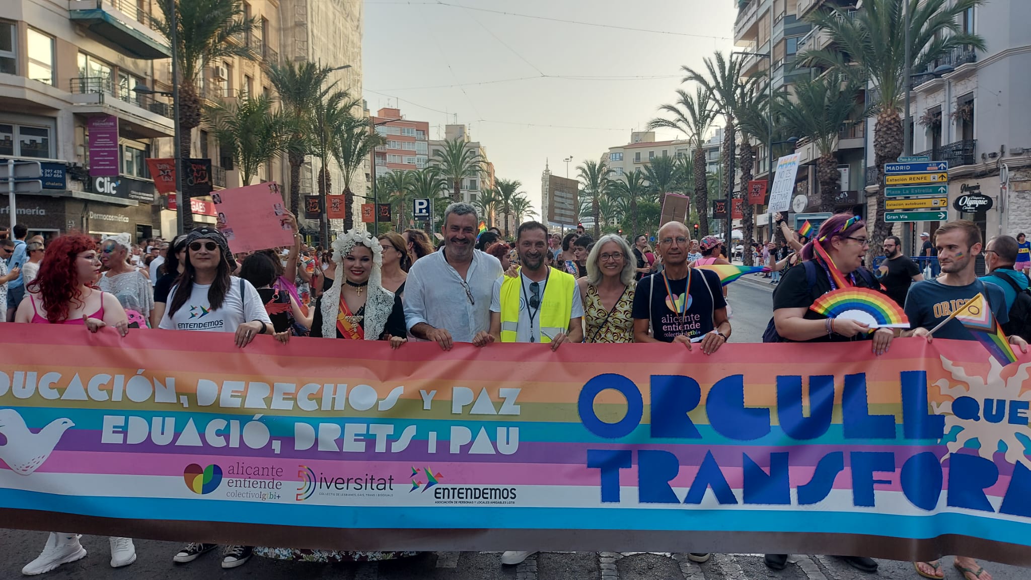 Cabecera de la manifestación del Orgullo Alicante 2024