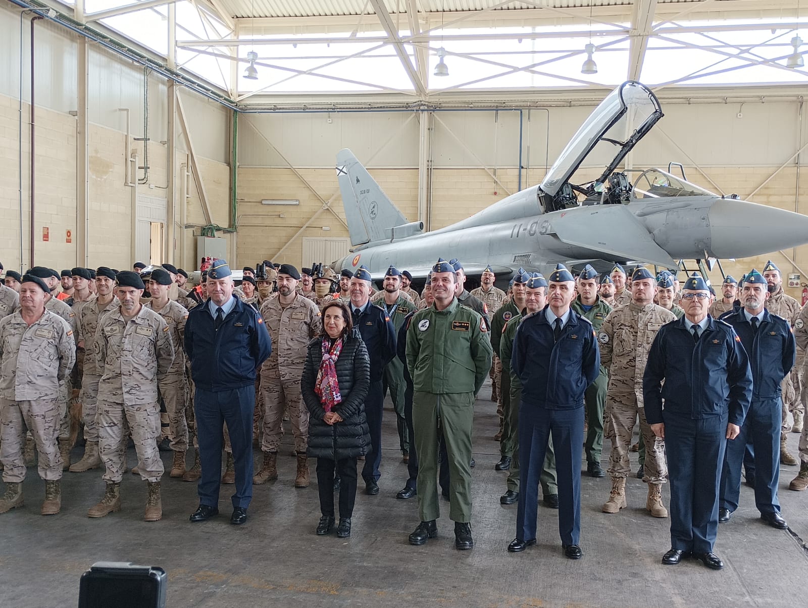 La ministra de Defensa en la Base Aérea de Morón / Radio Morón