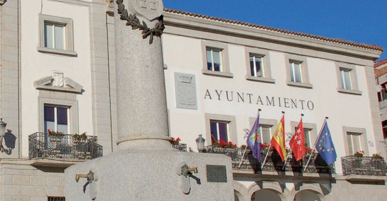 Fachada del edificio consistorial de Colmenar Viejo