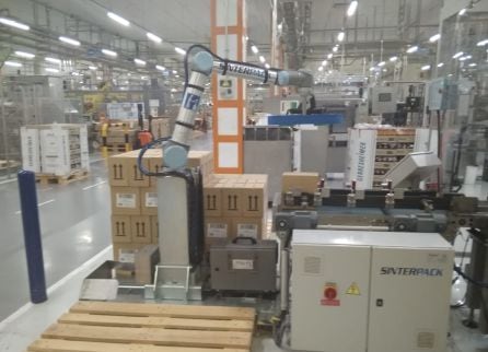 Interior de una de las unidades de producción de la planta de L&#039;oreal en Burgos