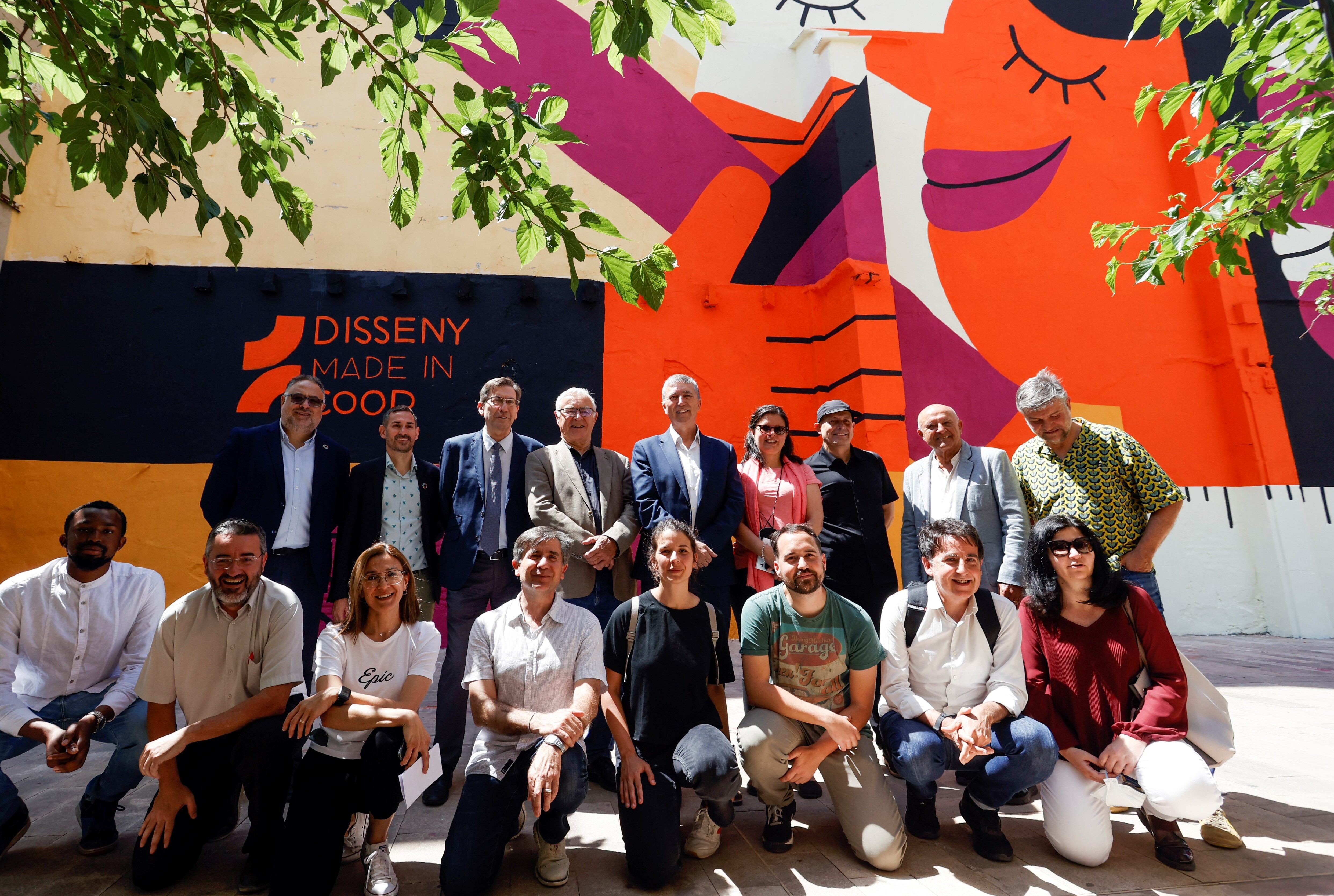 Inauguración del mural urbano DissenyMade In Coop en el entorno del Instituto de Arte Moderno (IVAM)