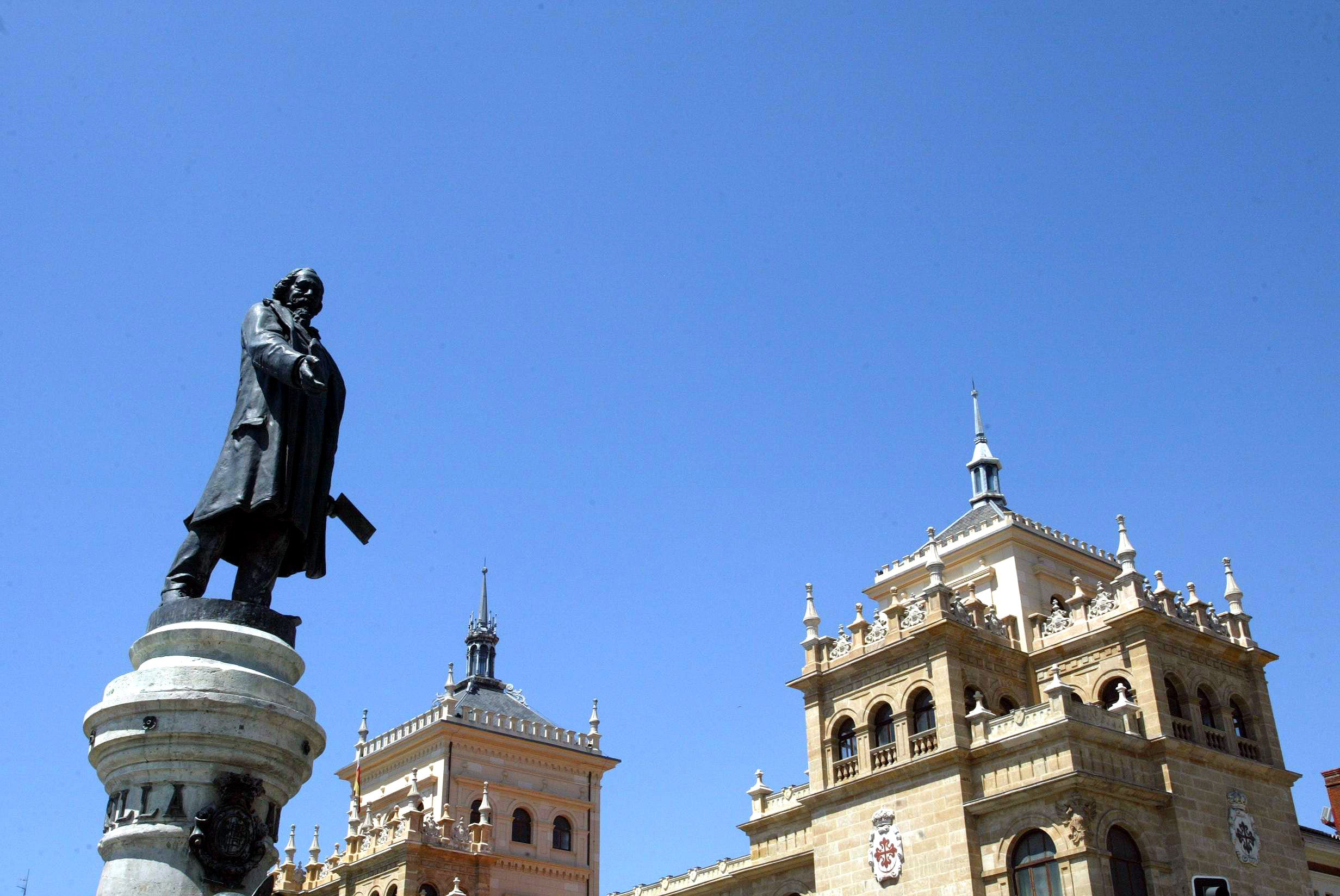 Estatua de José Zorrilla en Valladolid