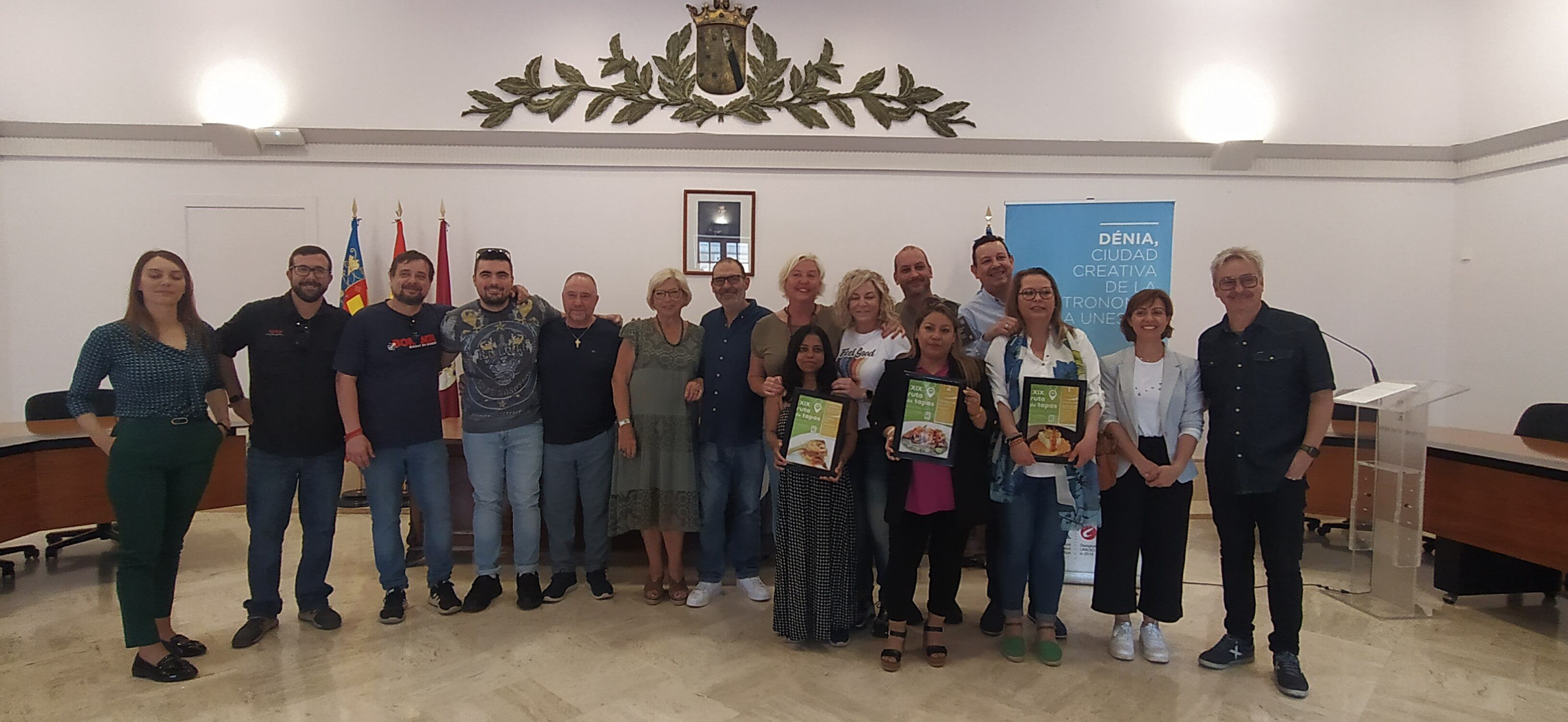 Foto de familia de los ganadores de la XIX Ruta de Tapas de Dénia.