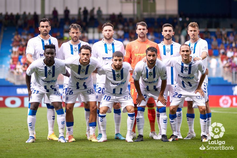 Alineación titular del Tenerife en la jornada inaugural del campeonato el pasado 13 de Agosto en Ipurúa.