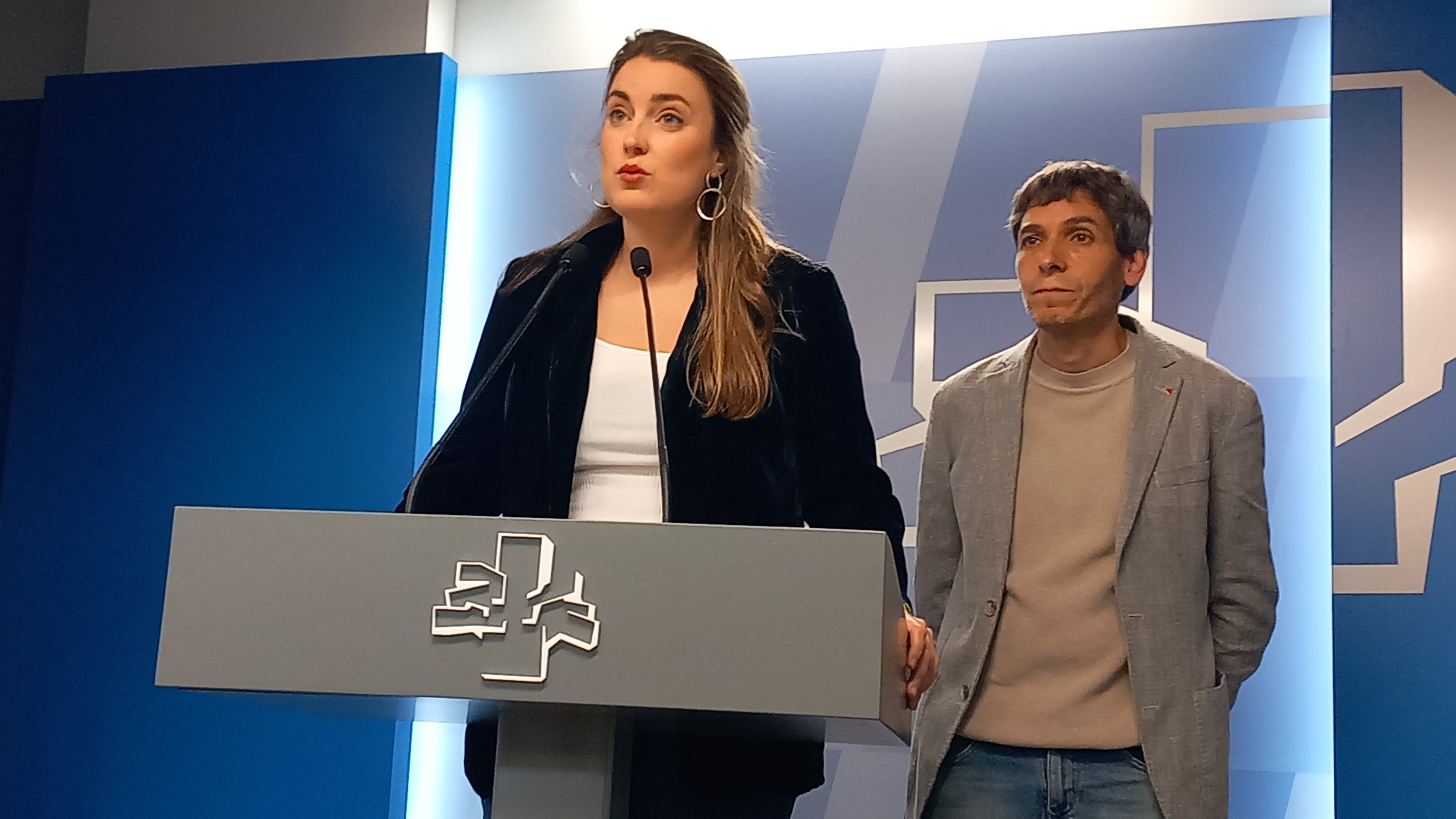 Alba García, acompañada de Jon Hernández