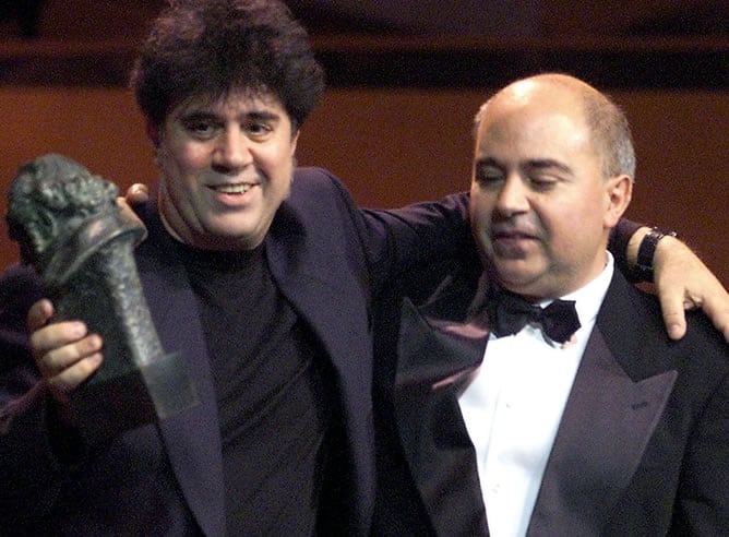 Los hermanos Pedro y Agustín Almodóvar, en los Premios Goya del año 2000, en los que triunfó &#039;Todo sobre mi madre&#039;