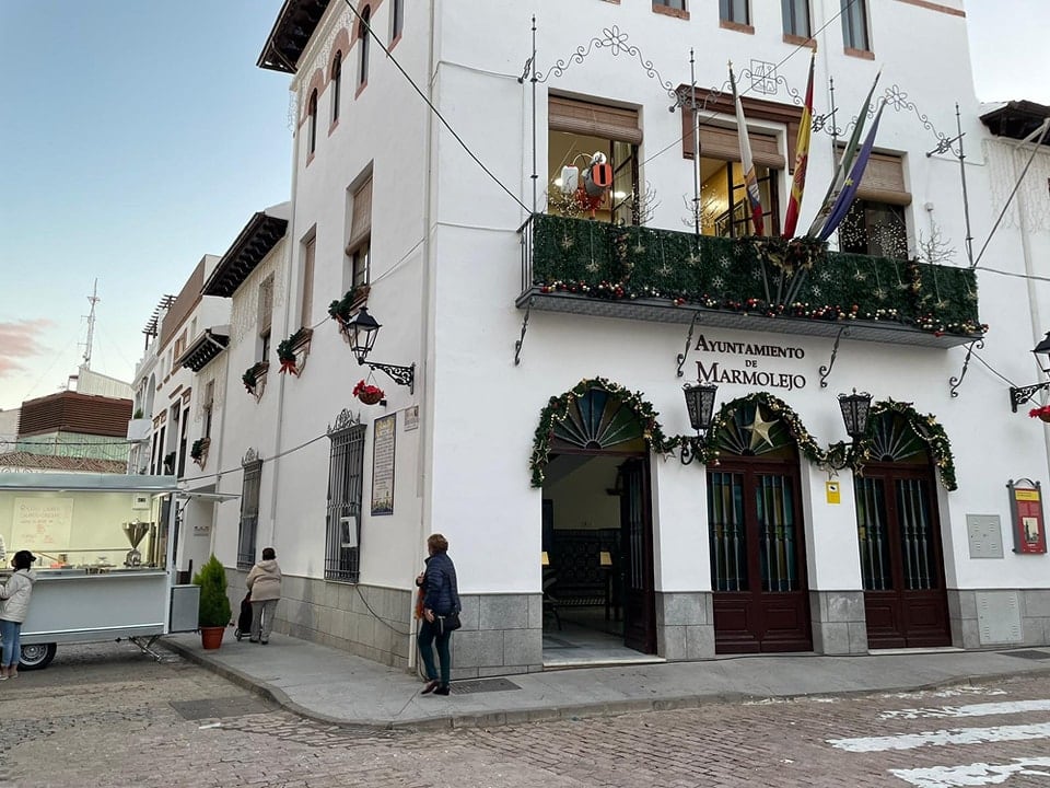 Decoración navideña en el Ayuntamiento de Marmolejo