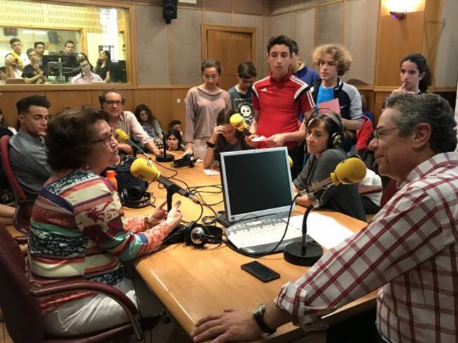 Margarita Paneque con los alumnos del IES Ítaca