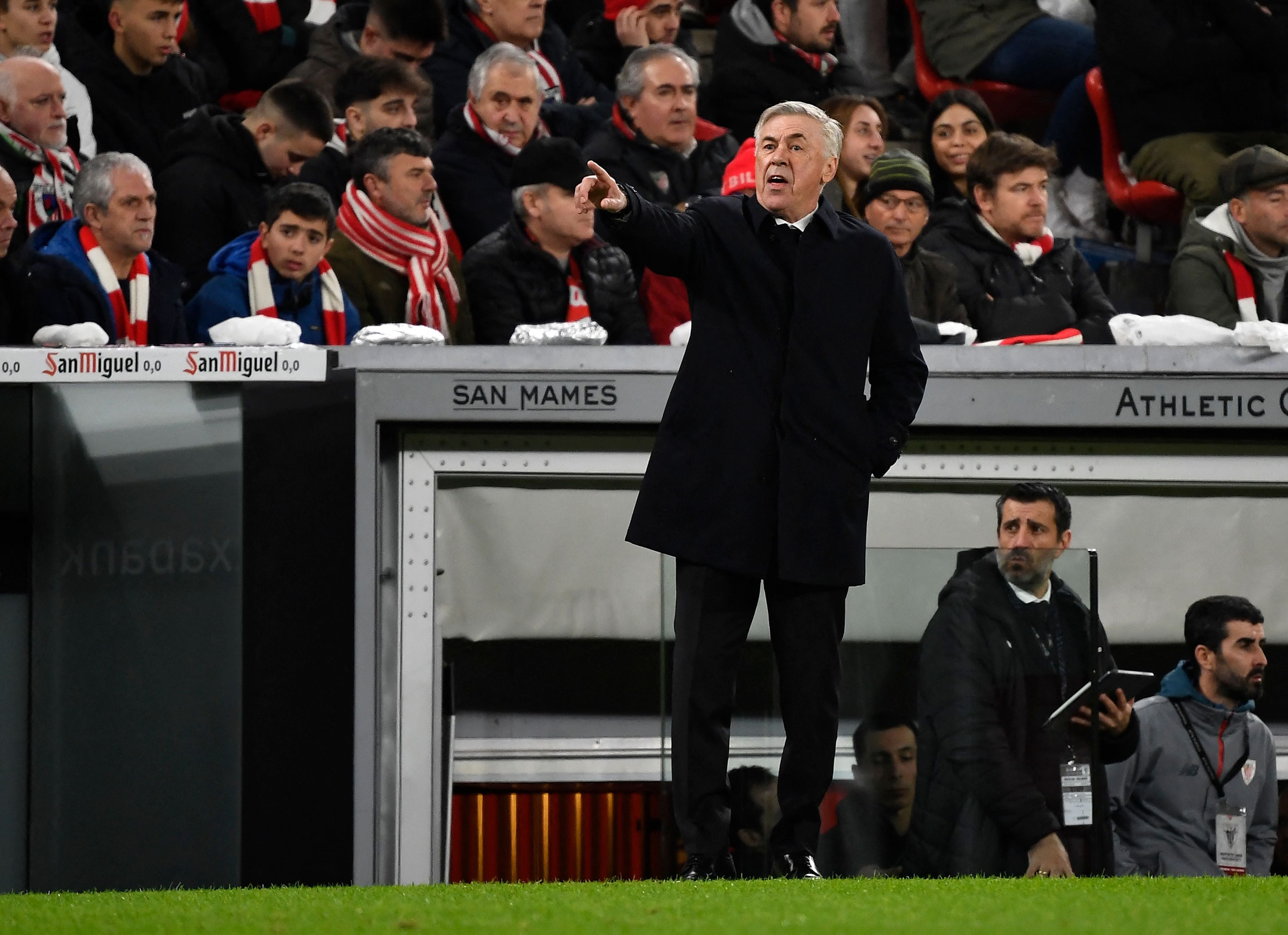 Ancelotti dirige el partido del Real Madrid en San Mamés.