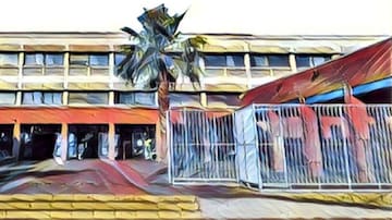 El autobús escolar deja tirados a 500 alumnos del IES Joan Fuster de Bellreguard