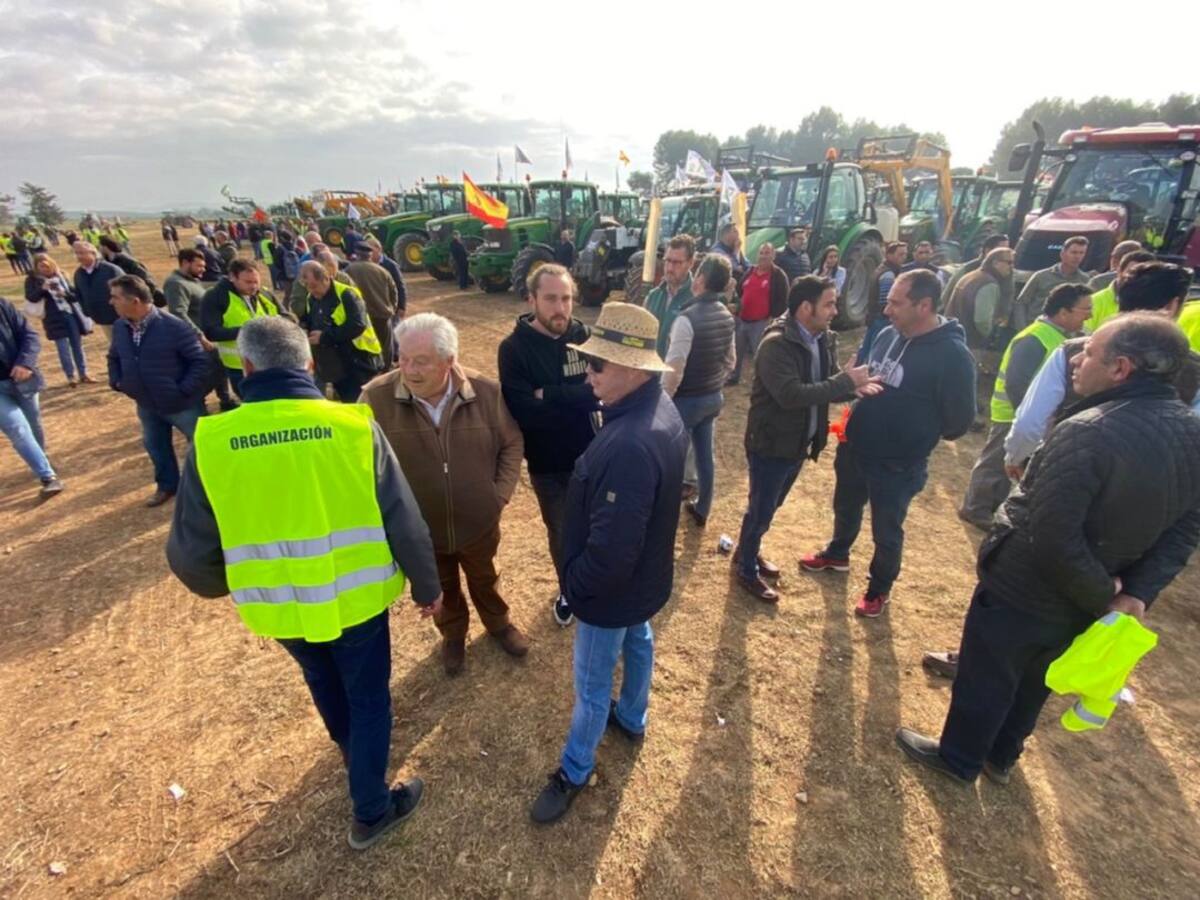 Agricultores claman contra los bajos precios: "No podemos aguantar más"