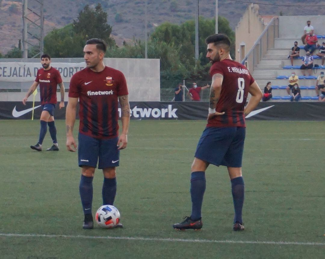 Pruden Sáez (I) y Fran Hernández, dos fijos en el once titular del Eldense